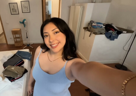 裸ヨガオンリーファンズ アートポルノ 写真