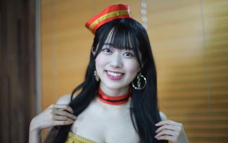 脱衣オンリーファンズ アートヌード 写真
