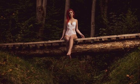 ヌーディストオンリーファンズ 無料ヌード 画像