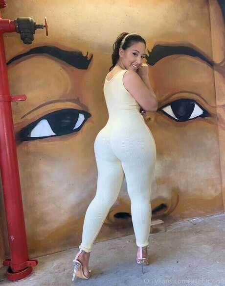 アジア人カップルオンリーファンズ ベスト 写真
