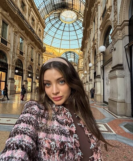 Leyla Afshonkar セックス女優 写真