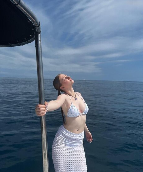 Yana Clare 裸のスター 写真