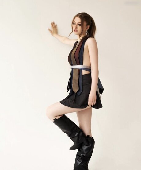 Yana Clare エロティック女優 アーカイブ