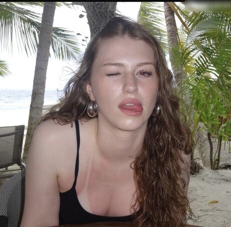 Yana Clare ホットなモデル 写真