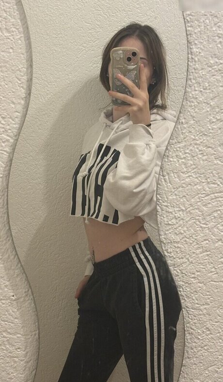 Lucy M ller 裸モデル 写真
