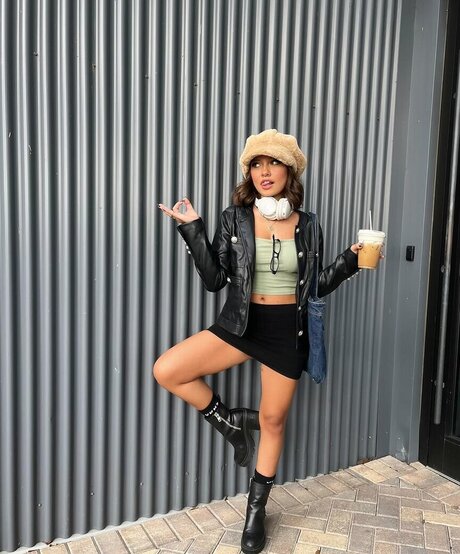 Sophie Michelle ポルノモデル 写真