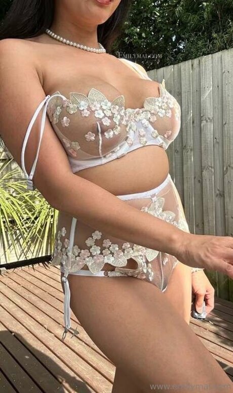 オンリーファンズでオナニーする ホットセックス 画像