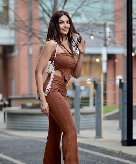 Yesha Sagar xxxスター 写真