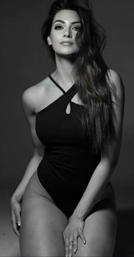 Yesha Sagar ポルノスター ギャラリー