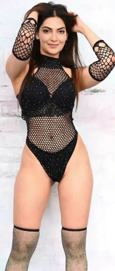 Yesha Sagar 美しいモデル 画像