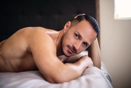 PHXLatinoTwunk ヌードのポルノスター 画像