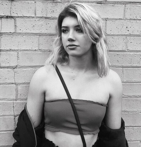 処女オンリーファンズ セクシーxxx 写真