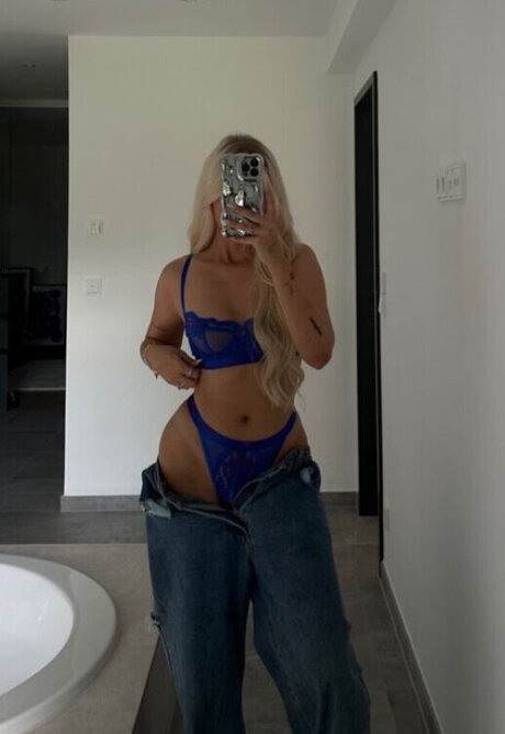 クローズアップマンコオンリーファンズ エロチック 画像