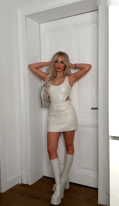 Zclina セクシー女優 写真