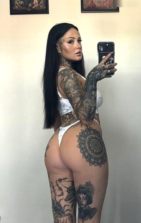 Ash Wilson ポルノモデル 写真