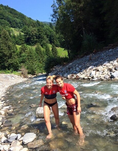 黒檀の足 オンリーファンズ 裸 画像