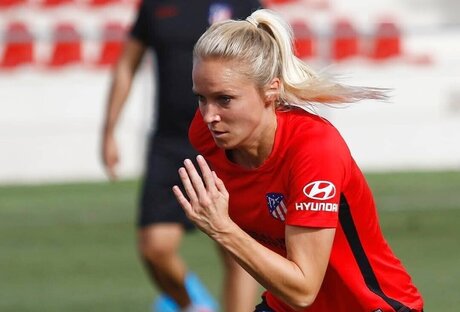 DFB Damen エロティック女優 写真