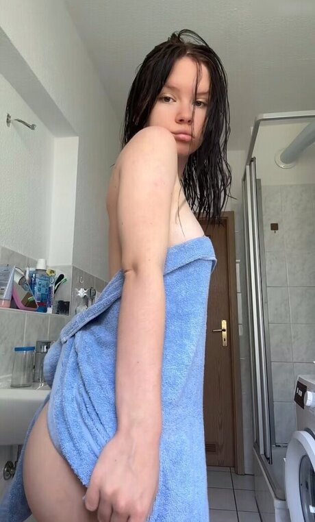 karolin ka xxxスター 画像