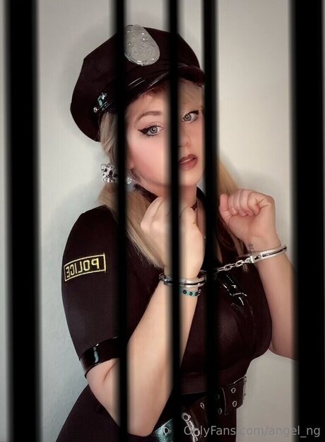 18歳のオンリーファンズ 美しい 写真