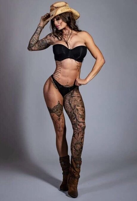 巨乳ディープスロートオンリーファンズ ヌード 写真