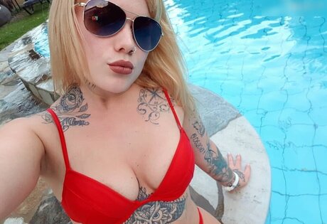 ジムガールズオンリーファンズ セクシー裸 写真