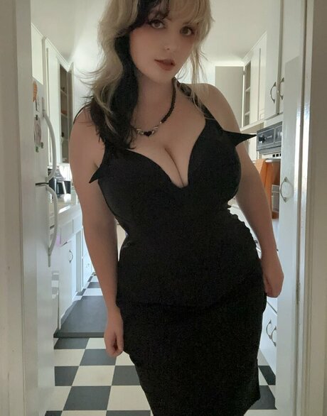 巨根アナルオンリーファンズ 無料セクシー 写真