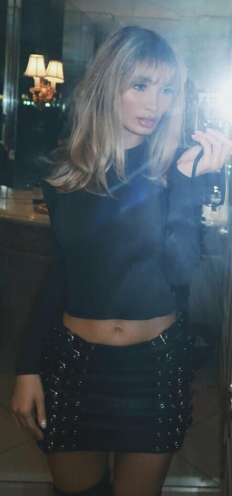 Pia Mia Perez ポルノモデル 写真