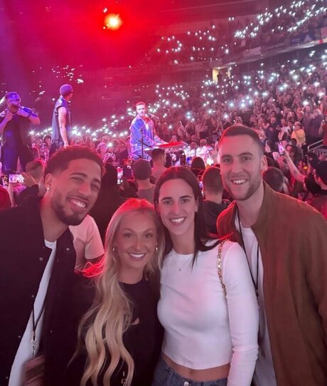 heluvstikax モデル 写真