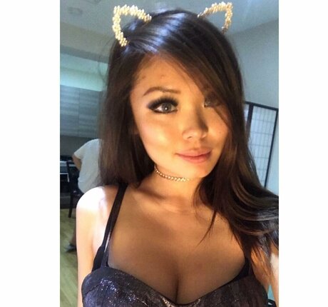 Maggie Sin top profile image