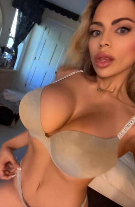 Mehreen 最高の女優 画像
