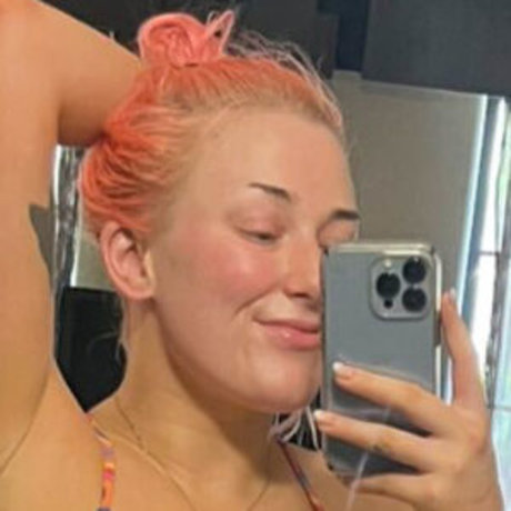 Allie Katch エロティックなモデル 写真