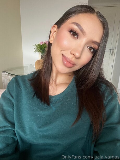 主観視点のアジア人オンリーファンズ トップ ギャラリー