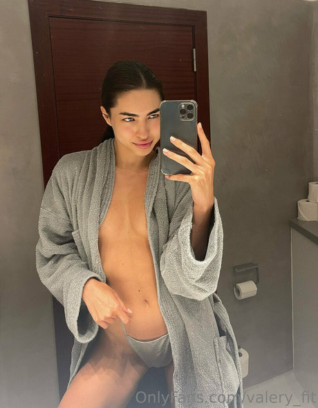 valery fit ホットなモデル 写真