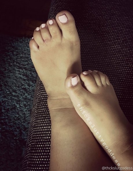 thckslutgoddess 美しいモデル 写真