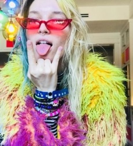 アジア人男性オンリーファンズ 美しいヌード 画像