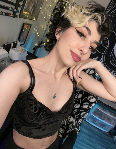 日本のソロオンリーファンズ 裸 ギャラリー