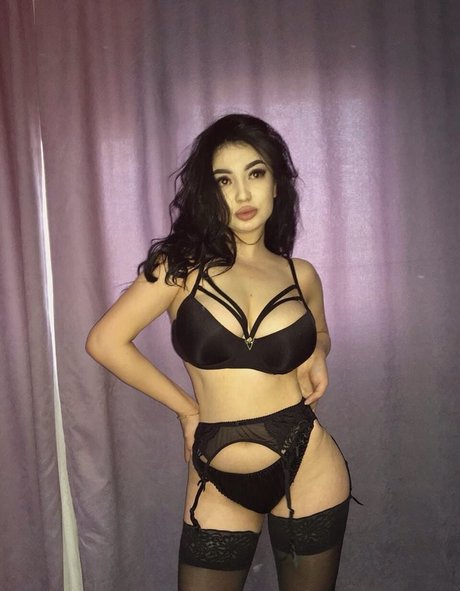 Zhansaya Dakarimova 裸の女優 ギャラリー