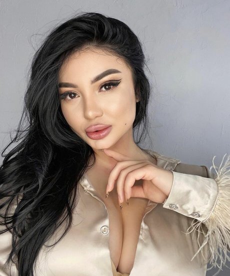 Zhansaya Dakarimova 美しいスター 写真
