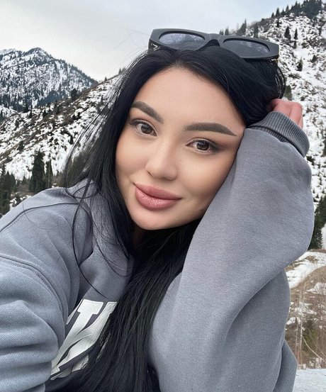 Zhansaya Dakarimova xxx女優 写真