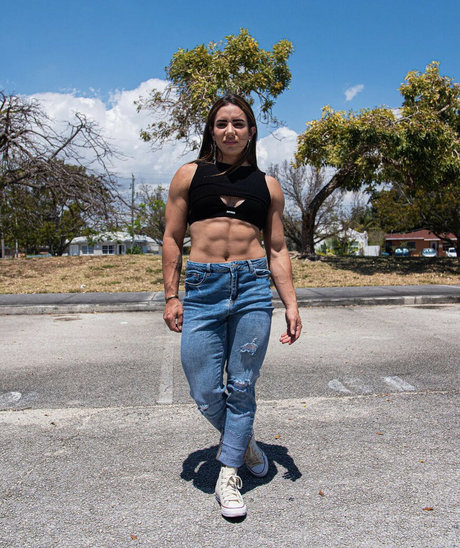 アジアンシャワー オンリーファンズ アダルト 写真