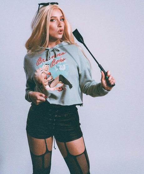 グローリーホール妻オンリーファンズ ヌード 写真