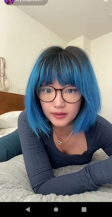 ラテン系熟女オンリーファンズ セクシー裸 写真