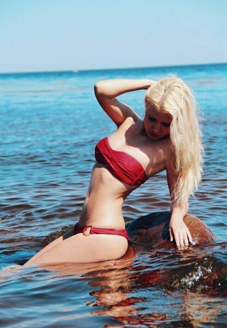 ニューハーフ ドミナトリックス オンリーファンズ セクシーヌード 写真
