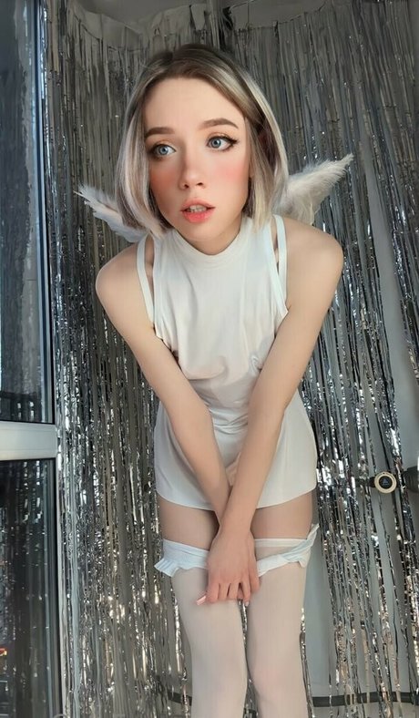 痩せた美女オンリーファンズ アートヌード 画像