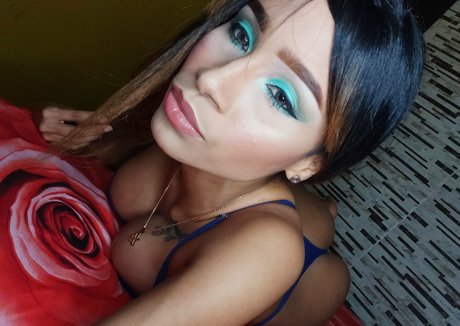 flaquitabella 裸の女優 写真