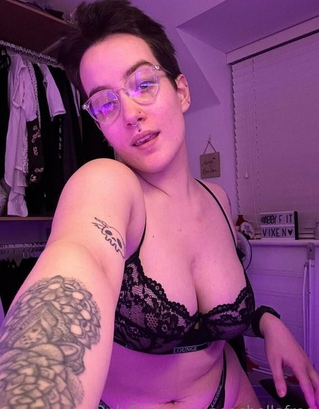 巨乳クーガーオンリーファンズ 無料ヌード 画像