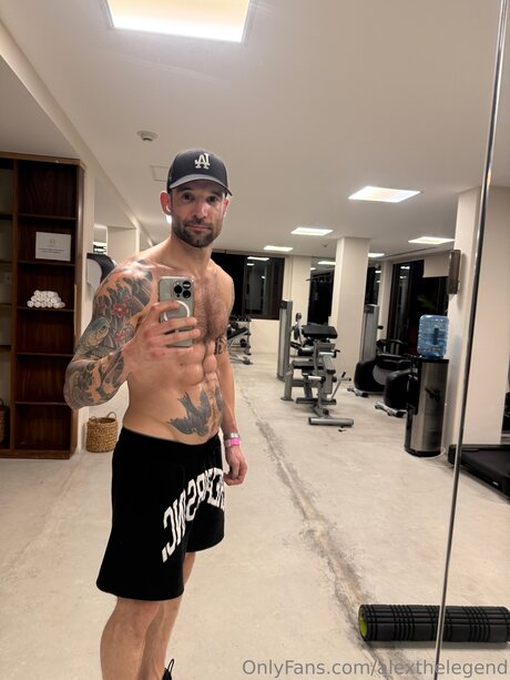 BBC 妊娠 オンリーファンズ 可愛い 画像