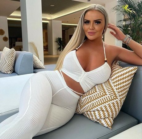 Mega Clarke ヌード女優 画像