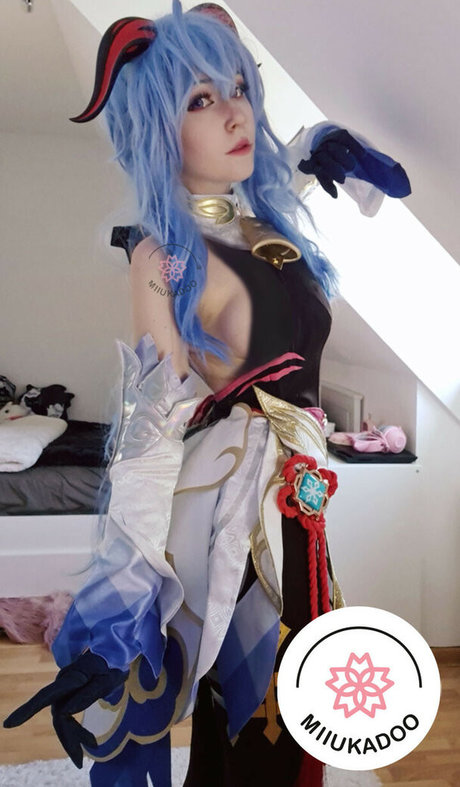 18歳のオンリーファンズ 美しい 写真