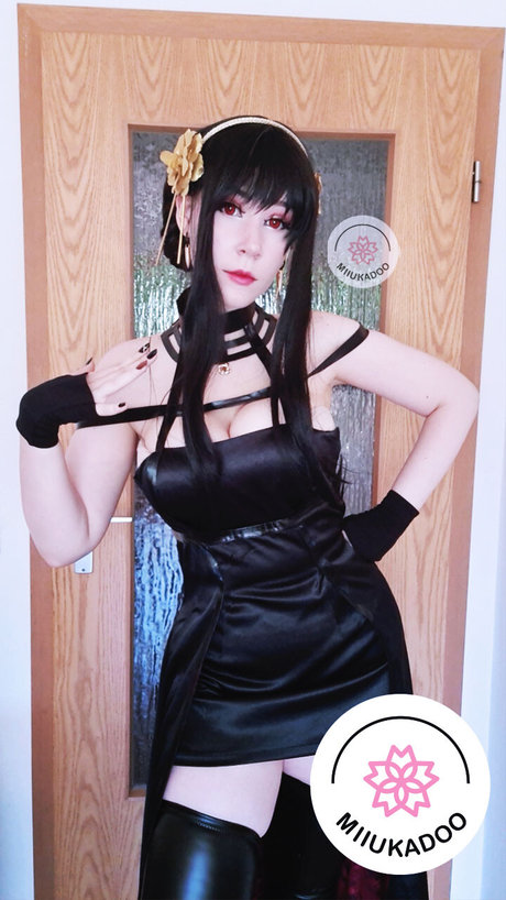 巨乳タトゥーオンリーファンズ ヌード 画像